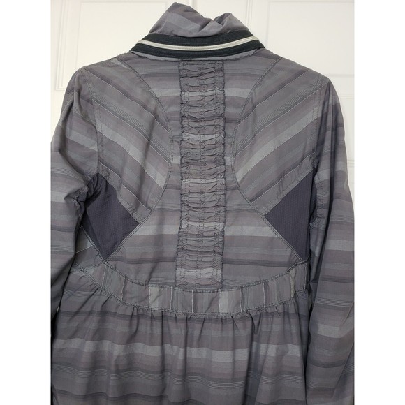 Lululemon Run Hustle Jacket Cool Poncho Stripe 8 MARK ON SLEEVE - Picture 9 of 13